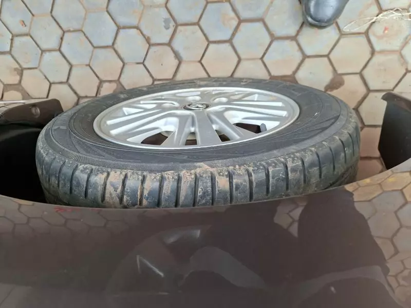 Toyota Noah   - 2016