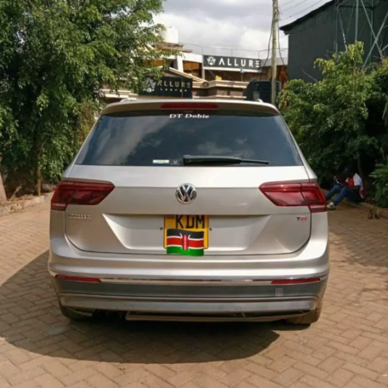 Volkswagen Tiguan   - 2017