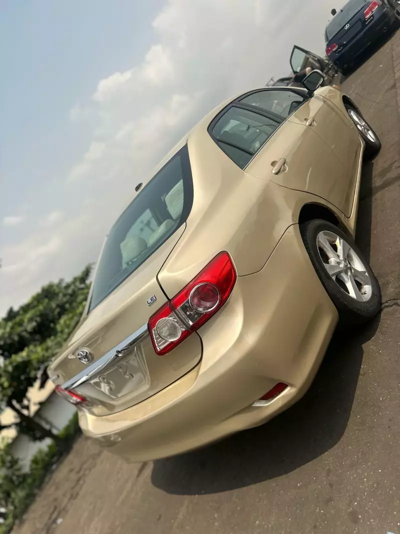 Toyota Corolla   - 2013