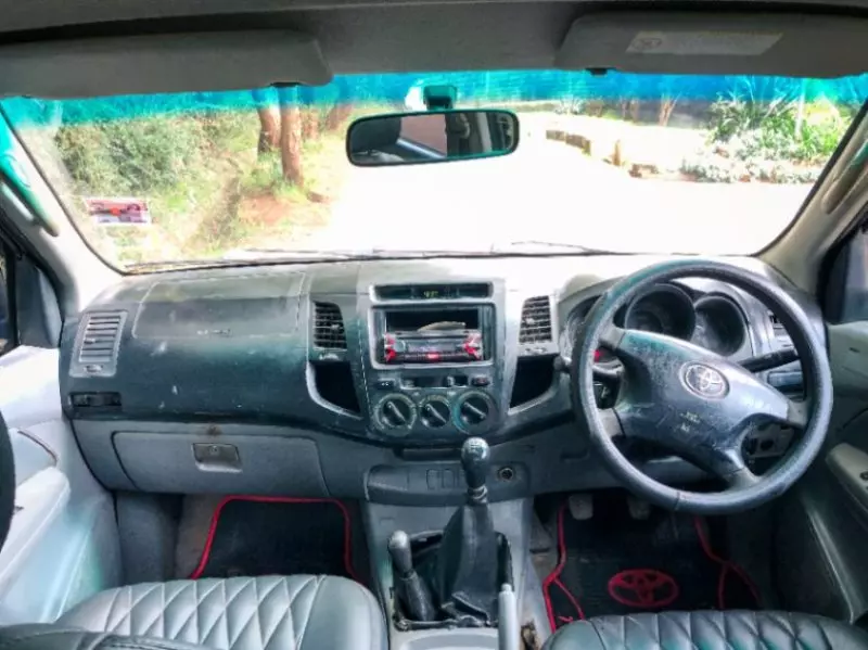 Toyota Hilux    - 2007