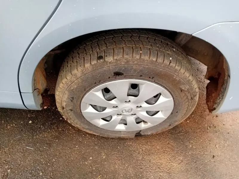 Toyota Noah   - 2012