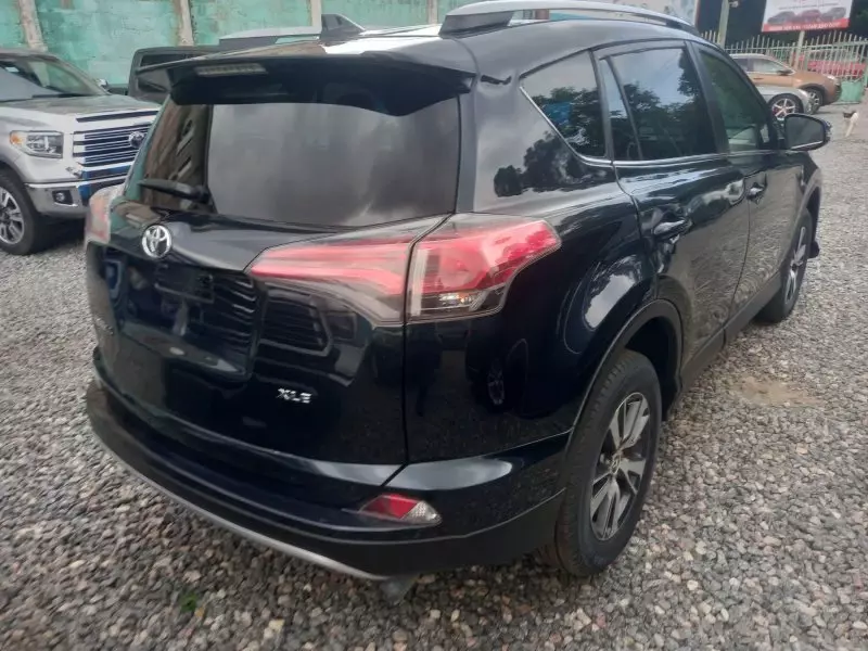 Toyota RAV 4   - 2018