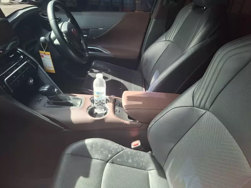 Toyota Harrier hybrid    - 2020