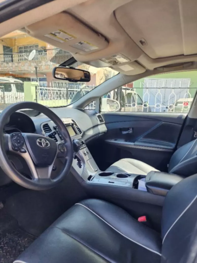 Toyota Venza   - 2014