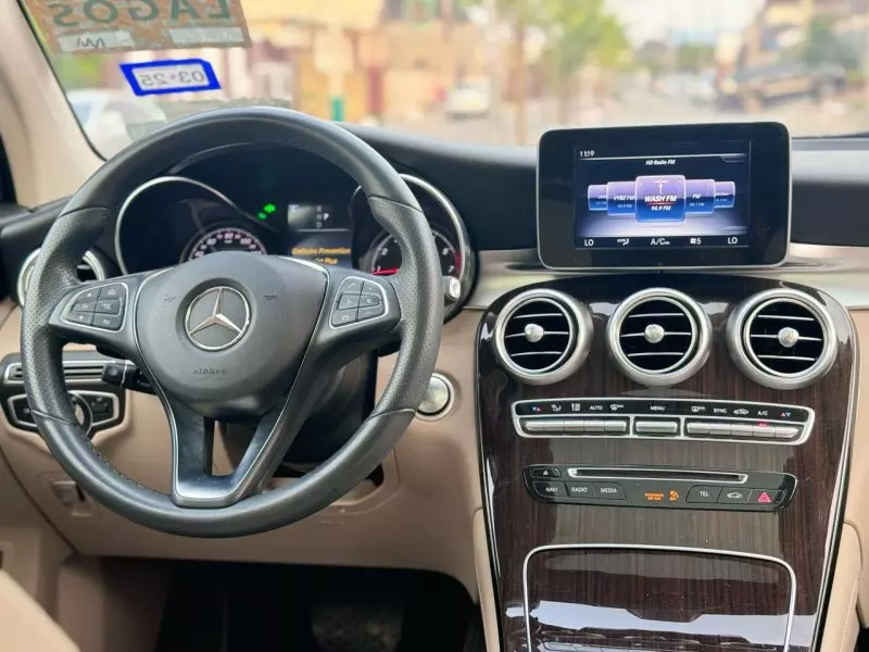 Mercedes-Benz GLC 300   - 2017