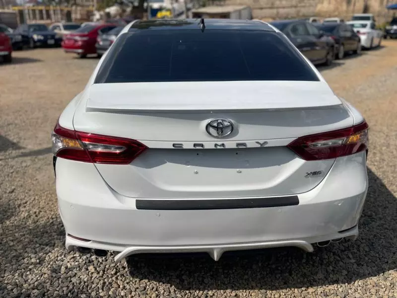 Toyota camry   - 2018