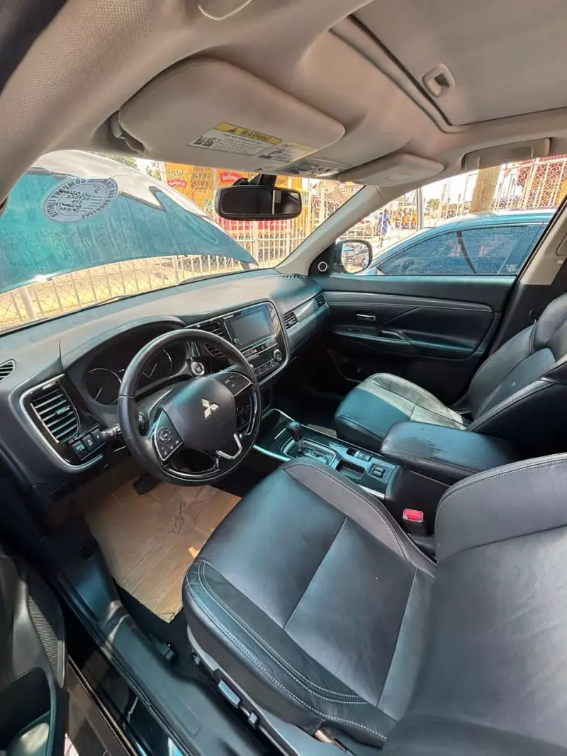 Mitsubishi OUTLANDER FORT   - 2019