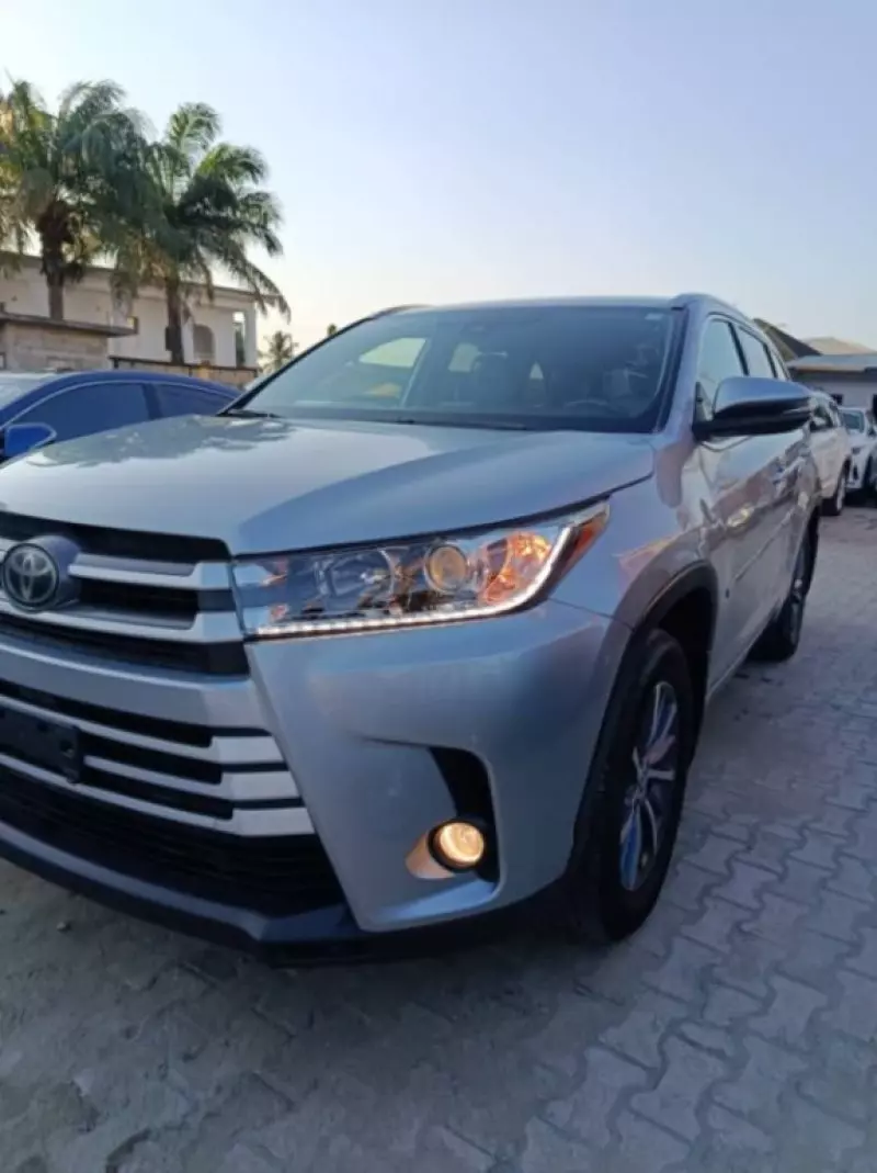 Toyota Highlander   - 2018