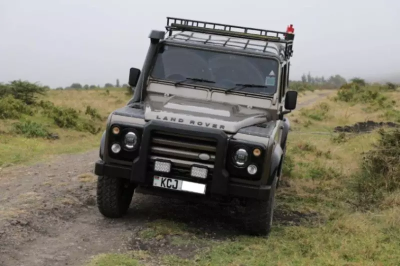 Land Rover Defender   - 2011
