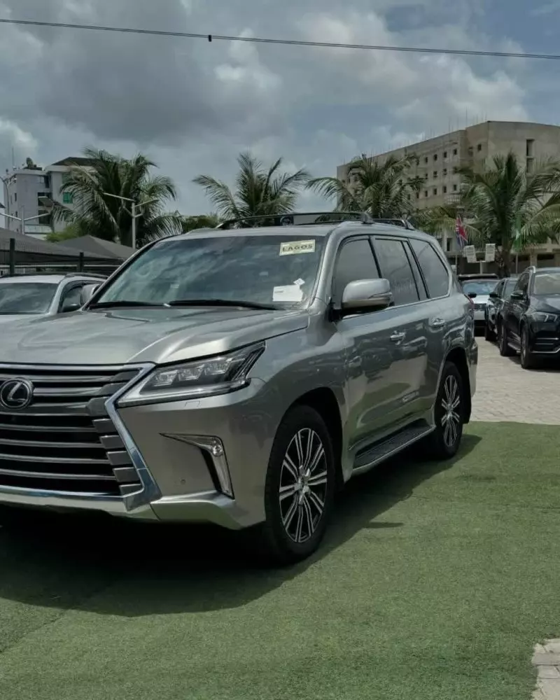 Lexus LX 570   - 2018