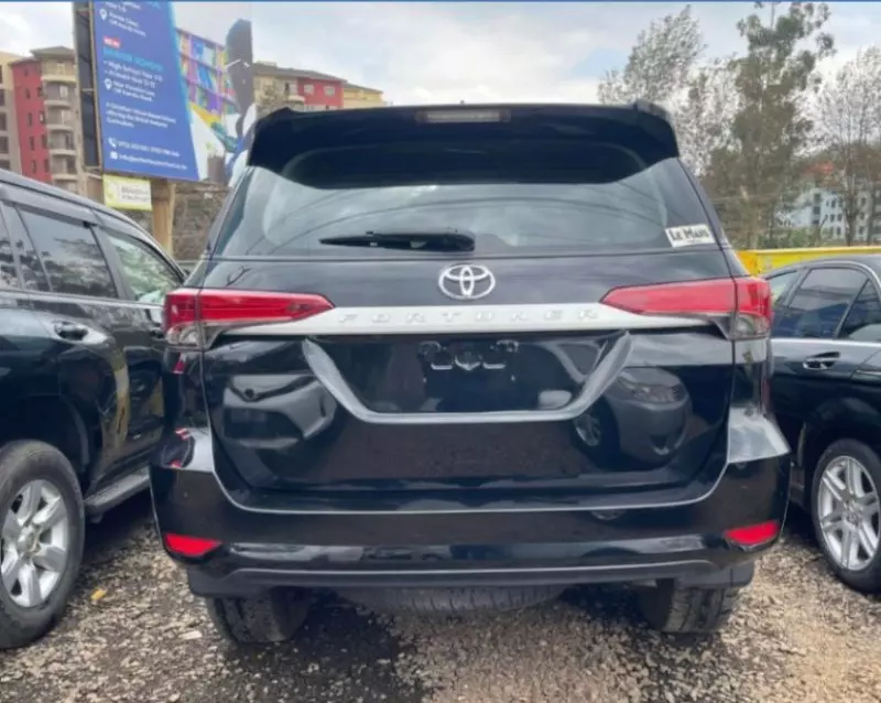 Toyota Fortuner   - 2016