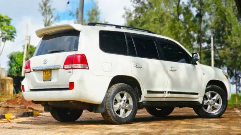 Toyota Landcruiser  V8   - 2009