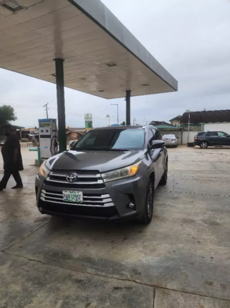 Toyota Highlander   - 2015