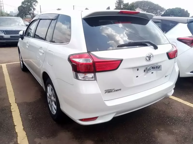 Toyota Fielder    - 2015