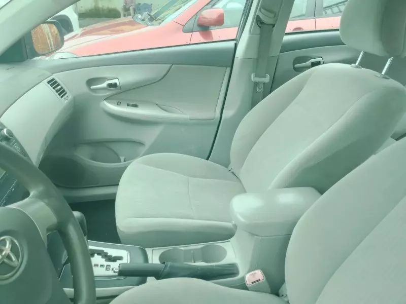 Toyota Corolla   - 2010