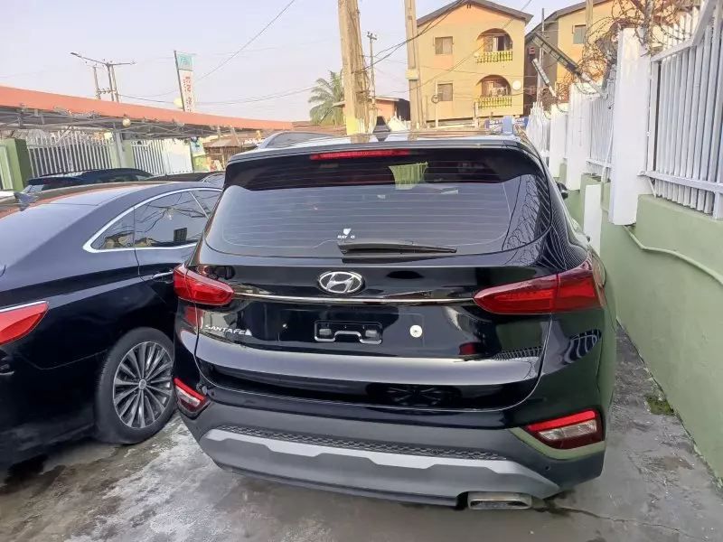 Hyundai Santa FE   - 2020