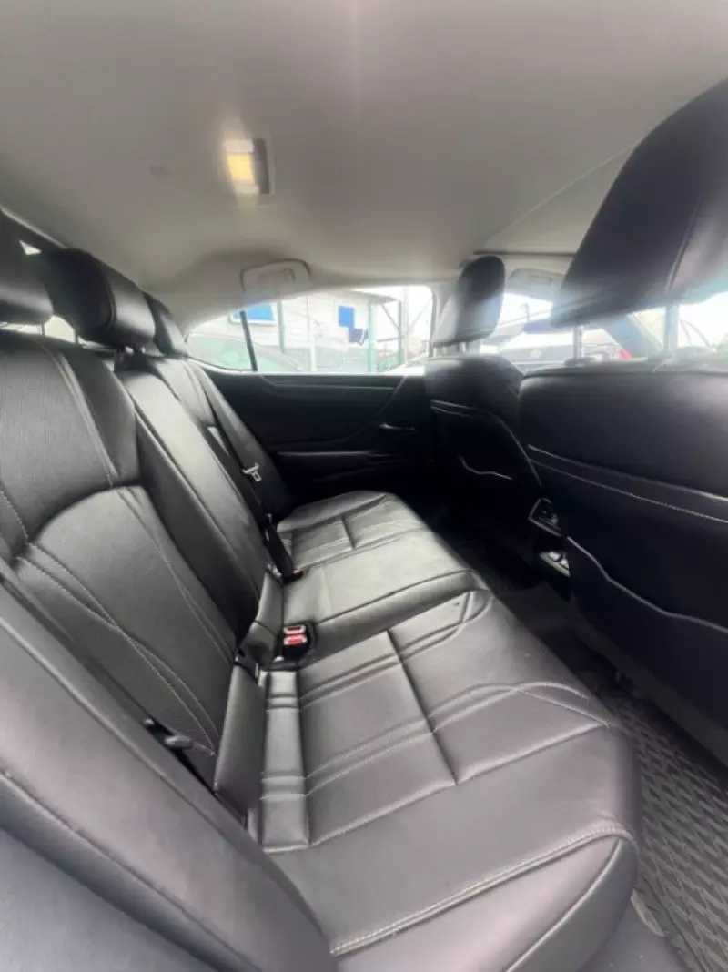 Lexus ES 350   - 2023