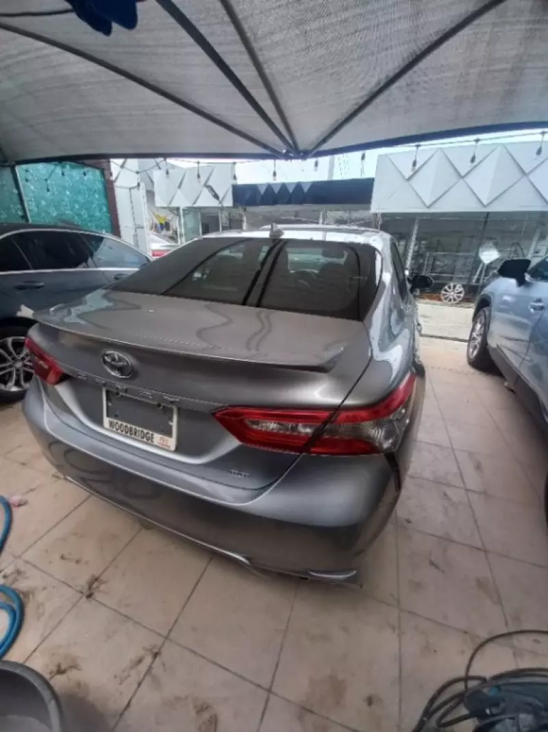 Toyota Camry   - 2018