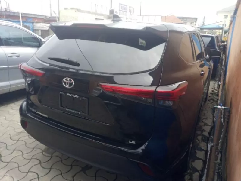 Toyota Highlander   - 2020