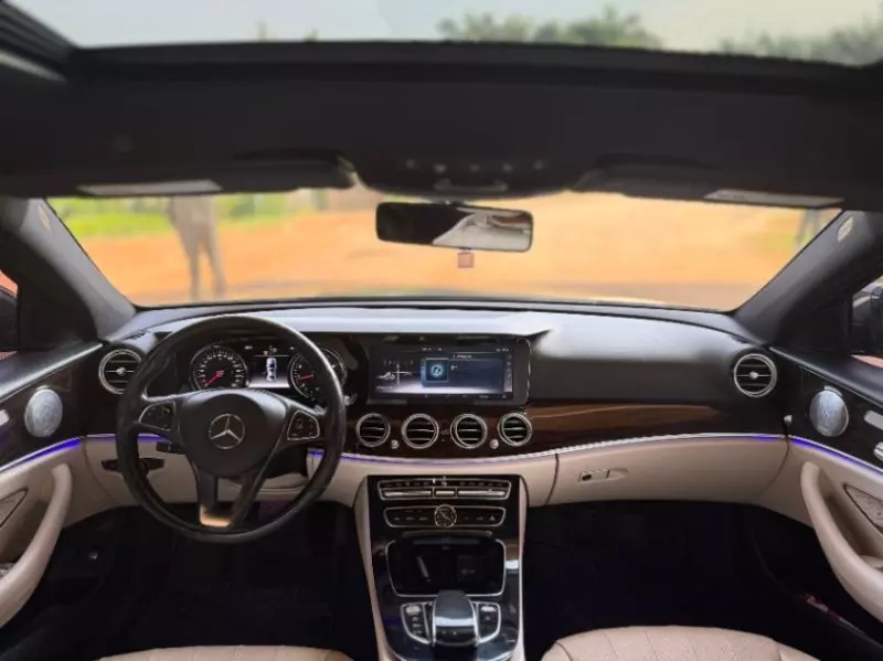 Mercedes-Benz E 300   - 2017