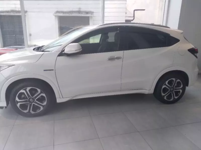 Honda Vezel    - 2016