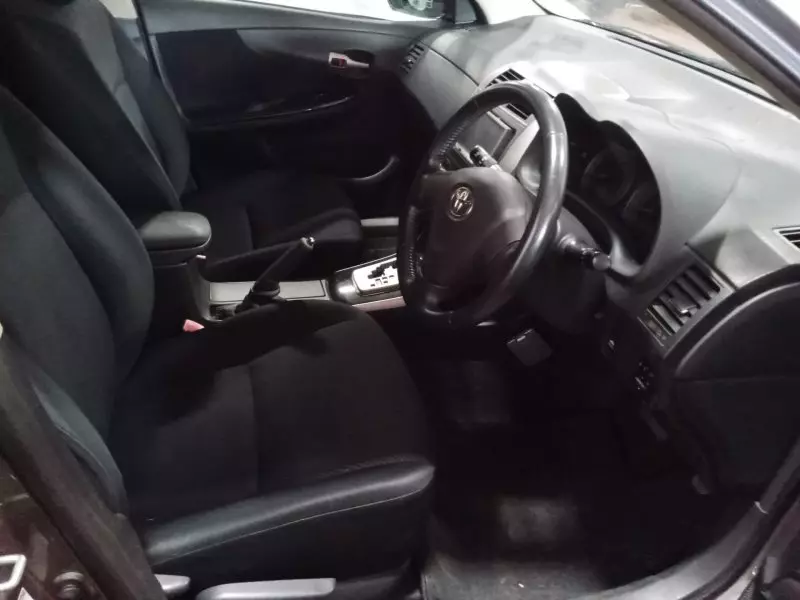 Toyota Fielder    - 2010