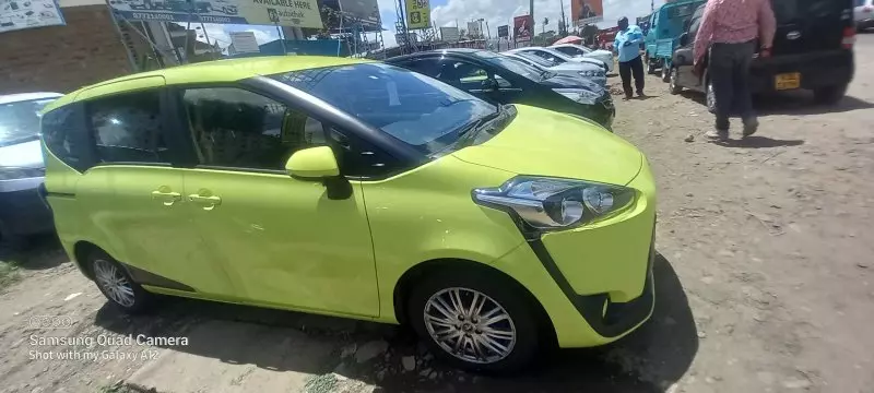 Toyota Sienta