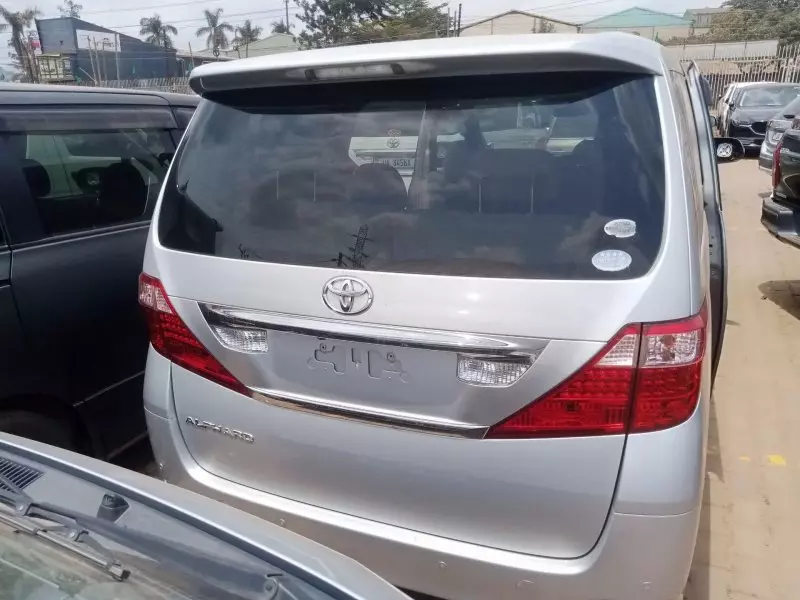 Toyota Alphard   - 2012