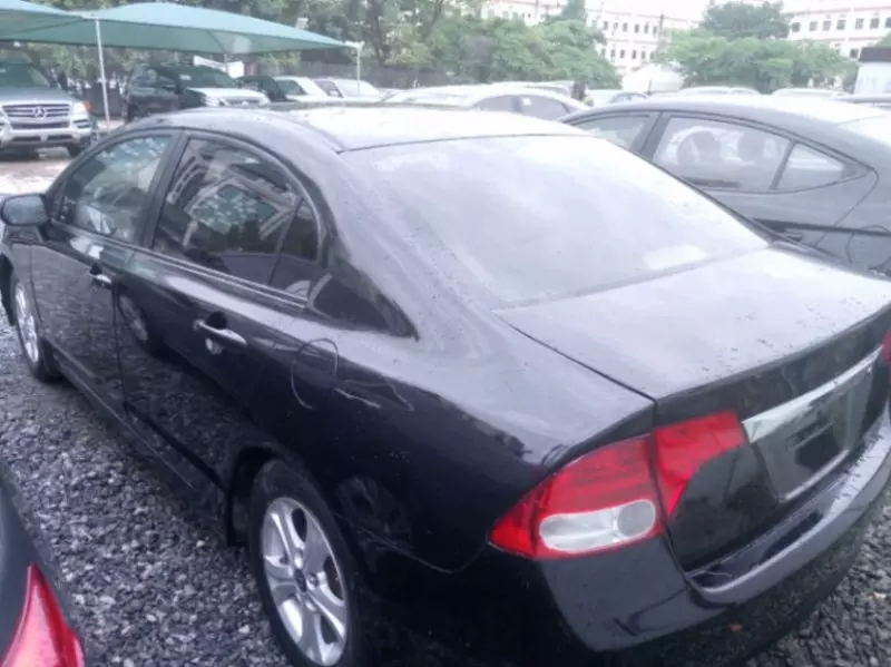 Honda Civic   - 2010