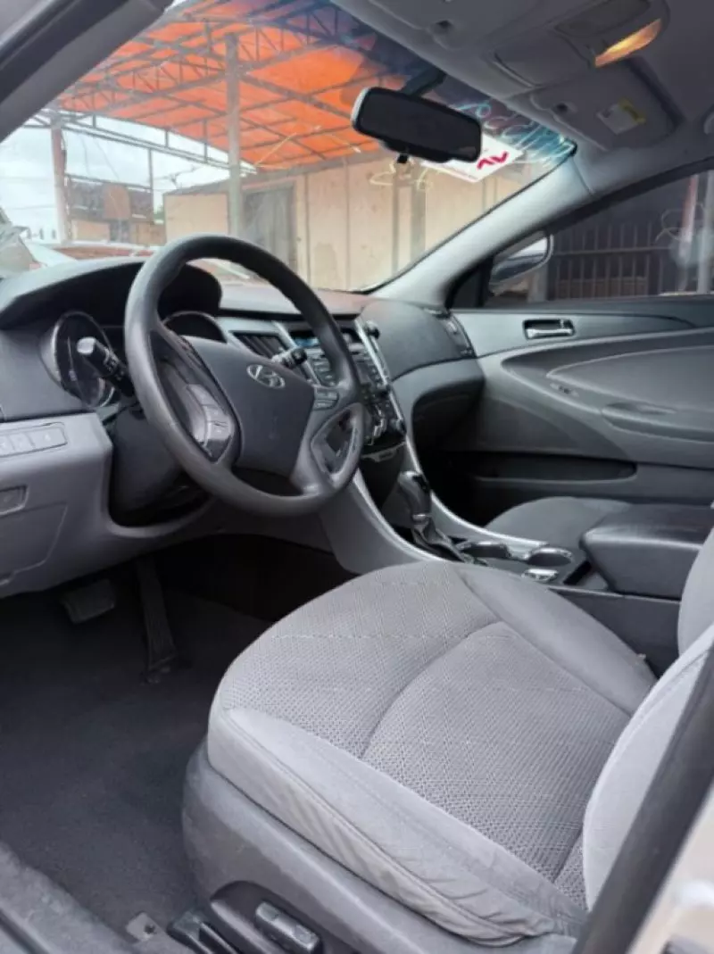 Hyundai Sonata   - 2013