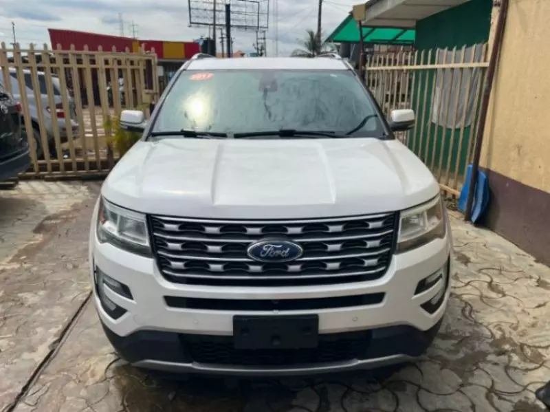 Ford Explorer LTD 3.5L   - 2017