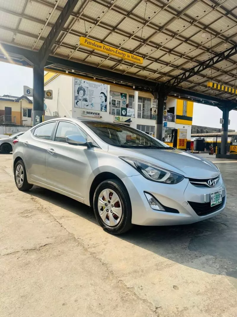 Hyundai Elantra   - 2014