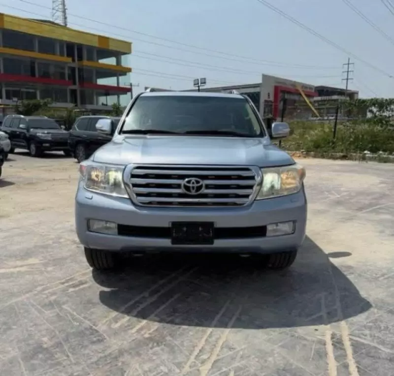 Toyota  Land Cruiser VXR V8   - 2010