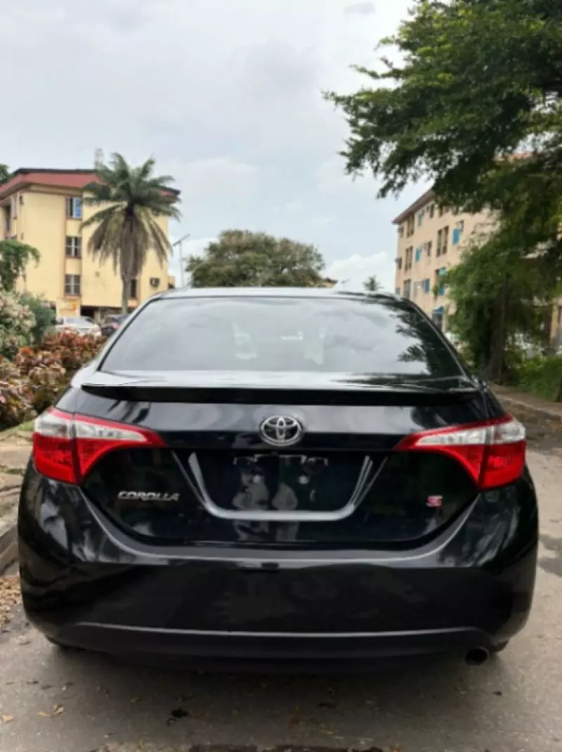 Toyota Corolla   - 2016