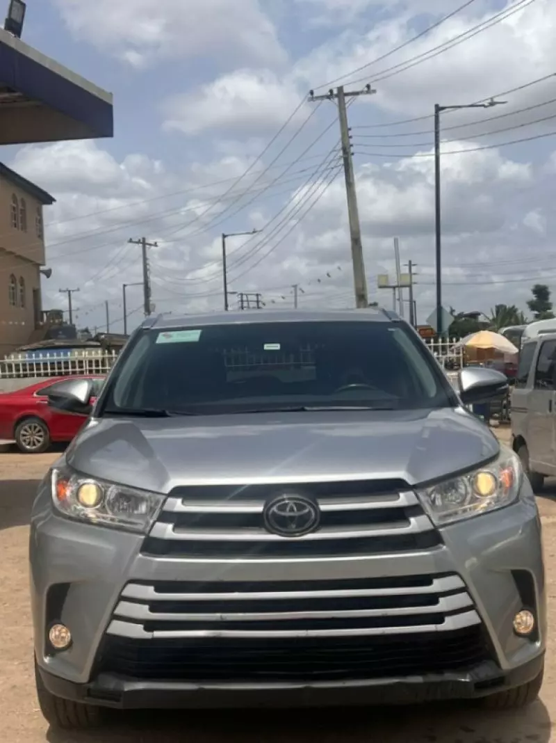Toyota Highlander   - 2018