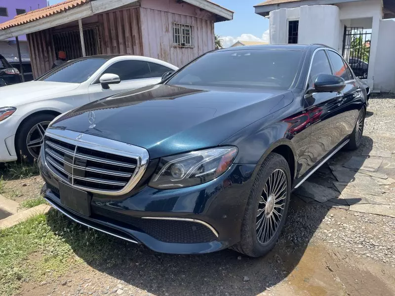 Mercedes-Benz E 300   - 2017