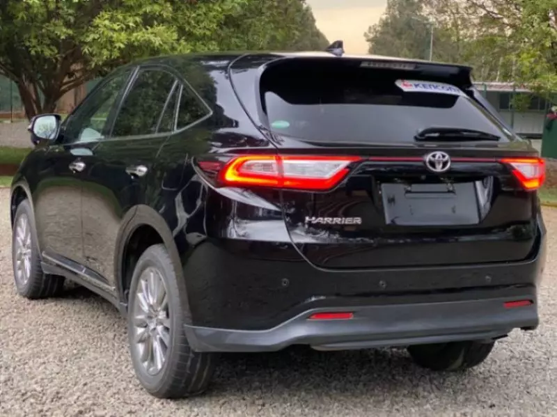Toyota Harrier   - 2018
