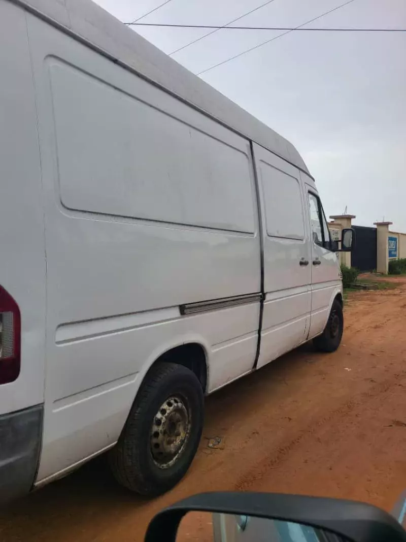 Mercedes-Benz Sprinter   - 2005