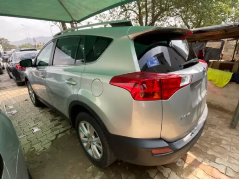 Toyota RAV4 - 2013