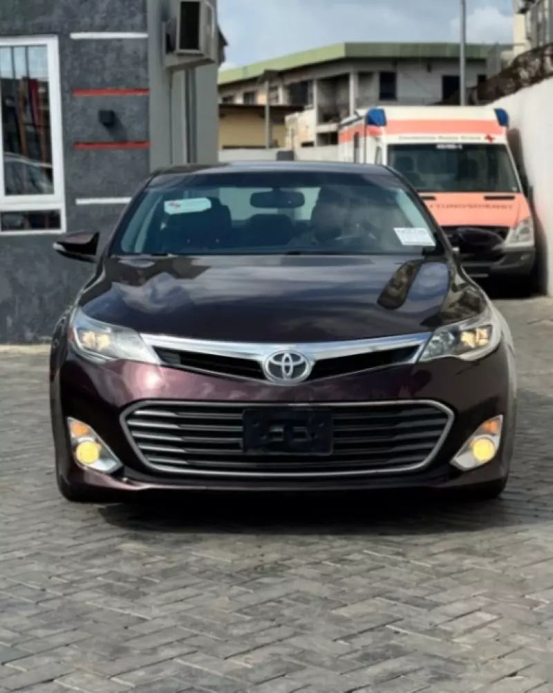 Toyota Avalon   - 2013