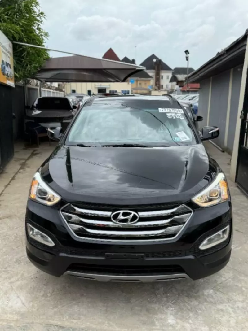 Hyundai Santa Fe   - 2015