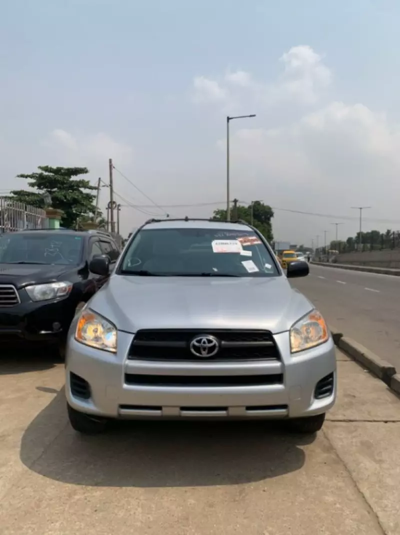 Toyota RAV 4   - 2010