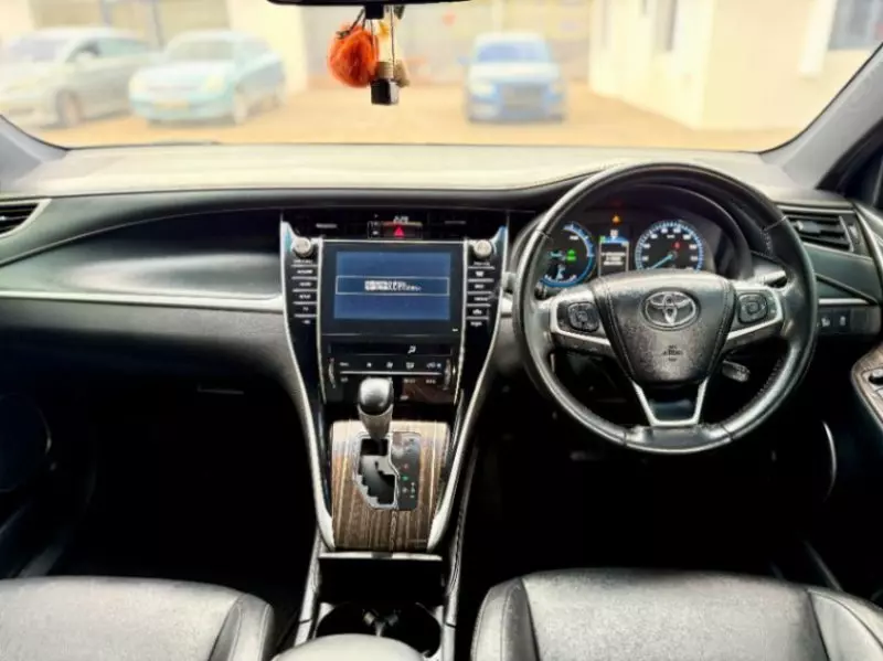 Toyota Harrier   - 2015