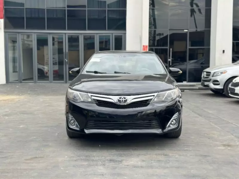 Toyota Camry   - 2012