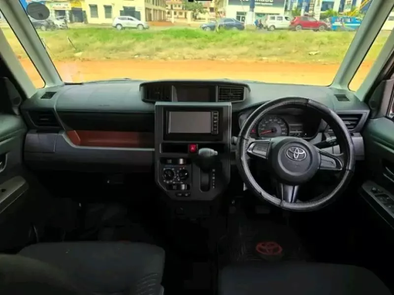 Toyota Noah   - 2017