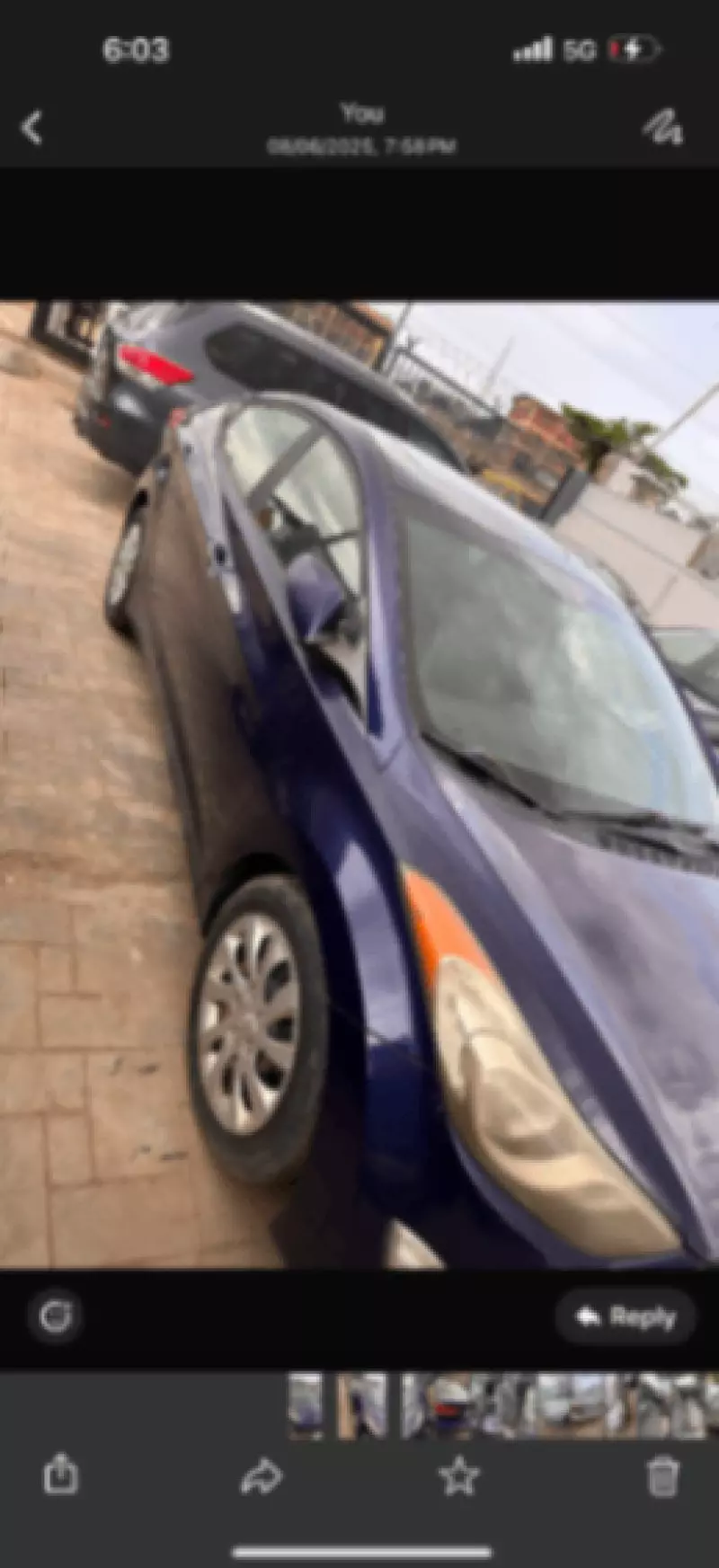 Hyundai Elantra   - 2011