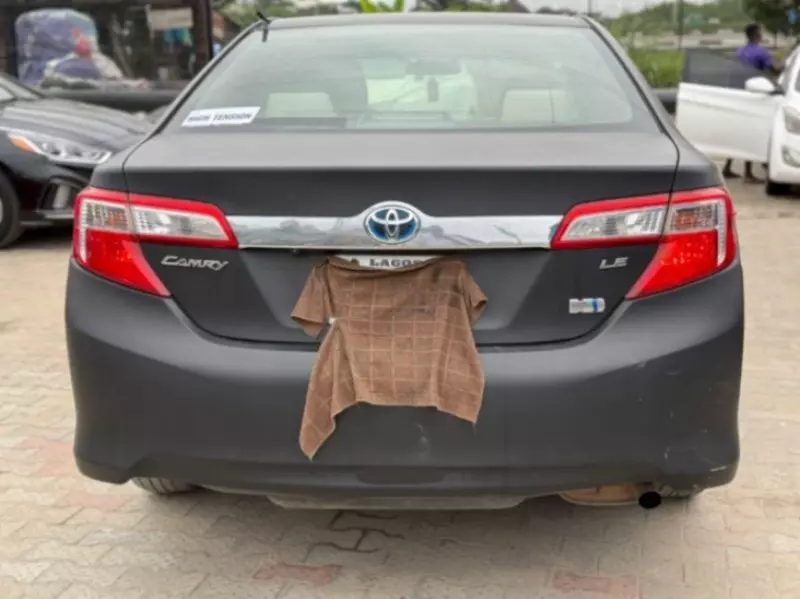 Toyota Camry   - 2012