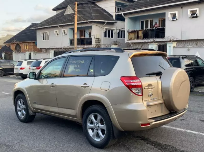 Toyota RAV 4   - 2009