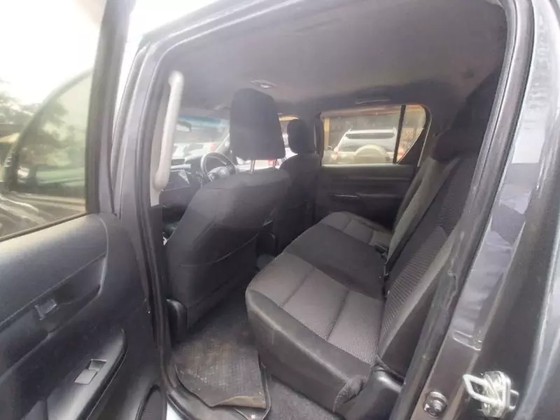 Toyota Hilux   - 2019