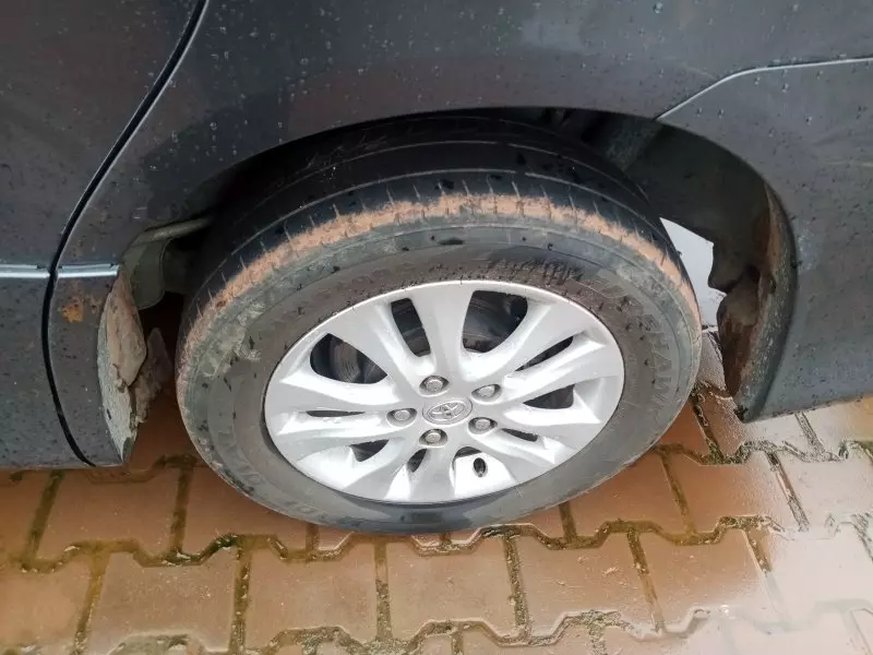 Toyota Noah   - 2011